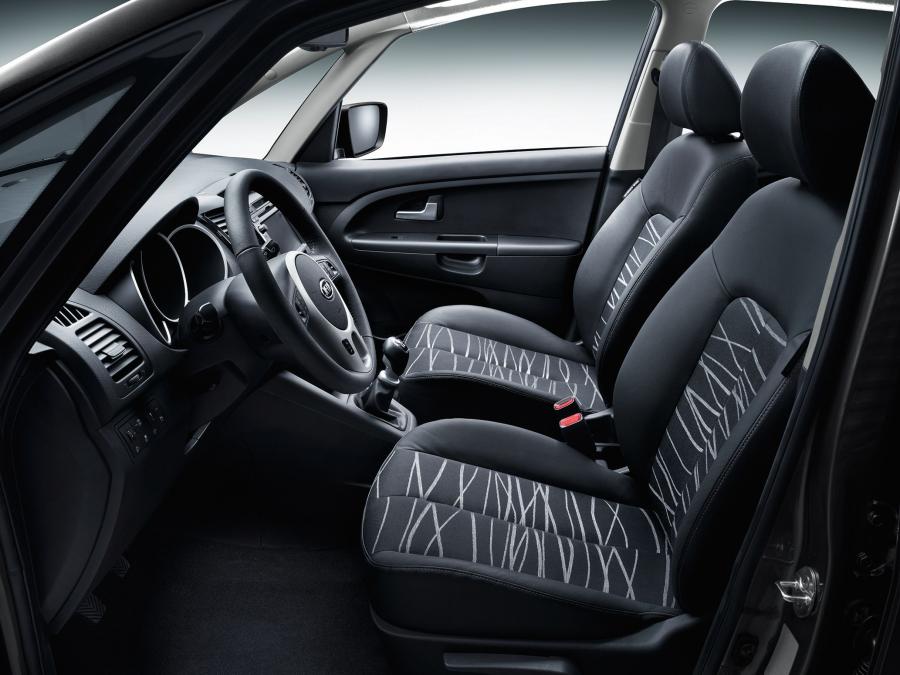  Kia Venga 2009 года  (фото 8 из 16)